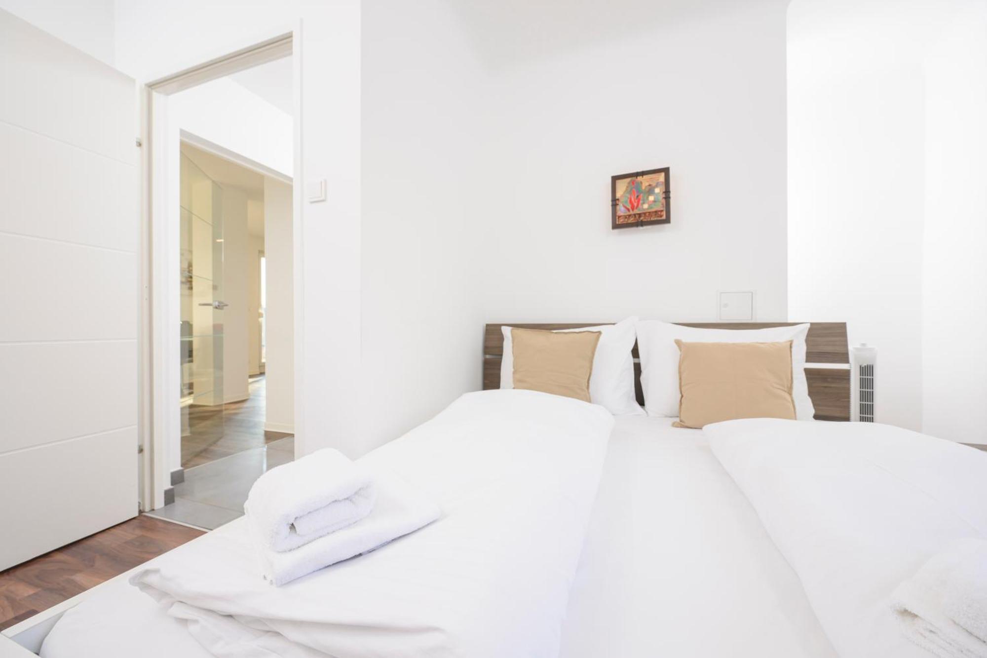 Apartament Hub Close To Main Station By Jr *