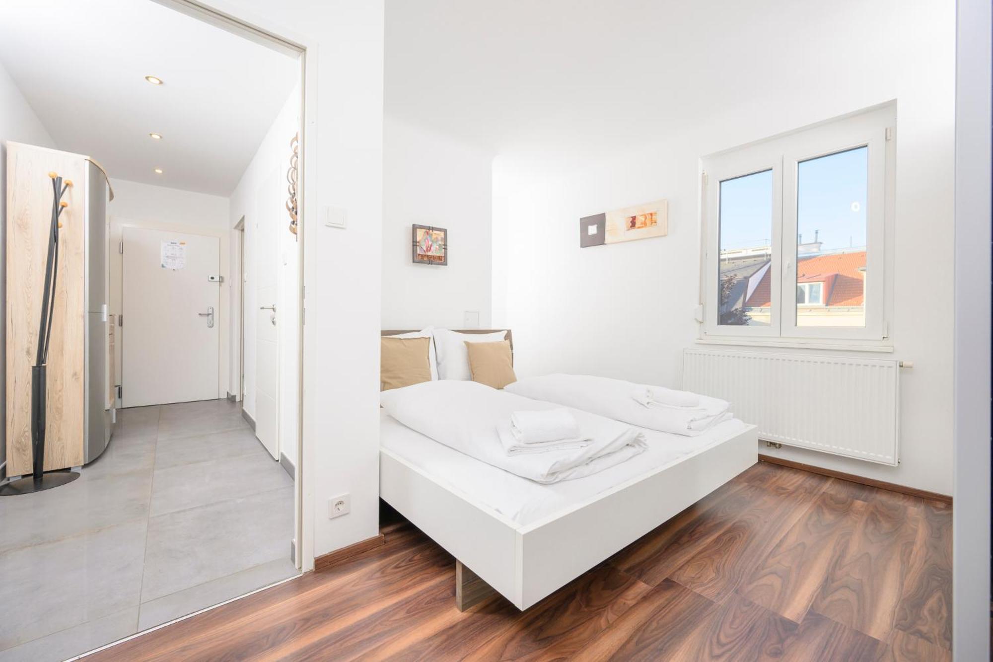 Hub Close To Main Station By Jr Apartament *